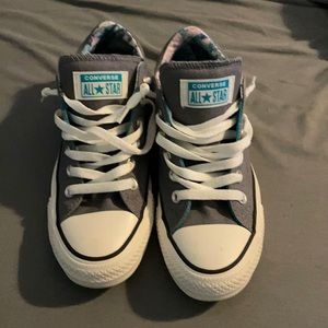 Grey converse size 7. Never worn. New